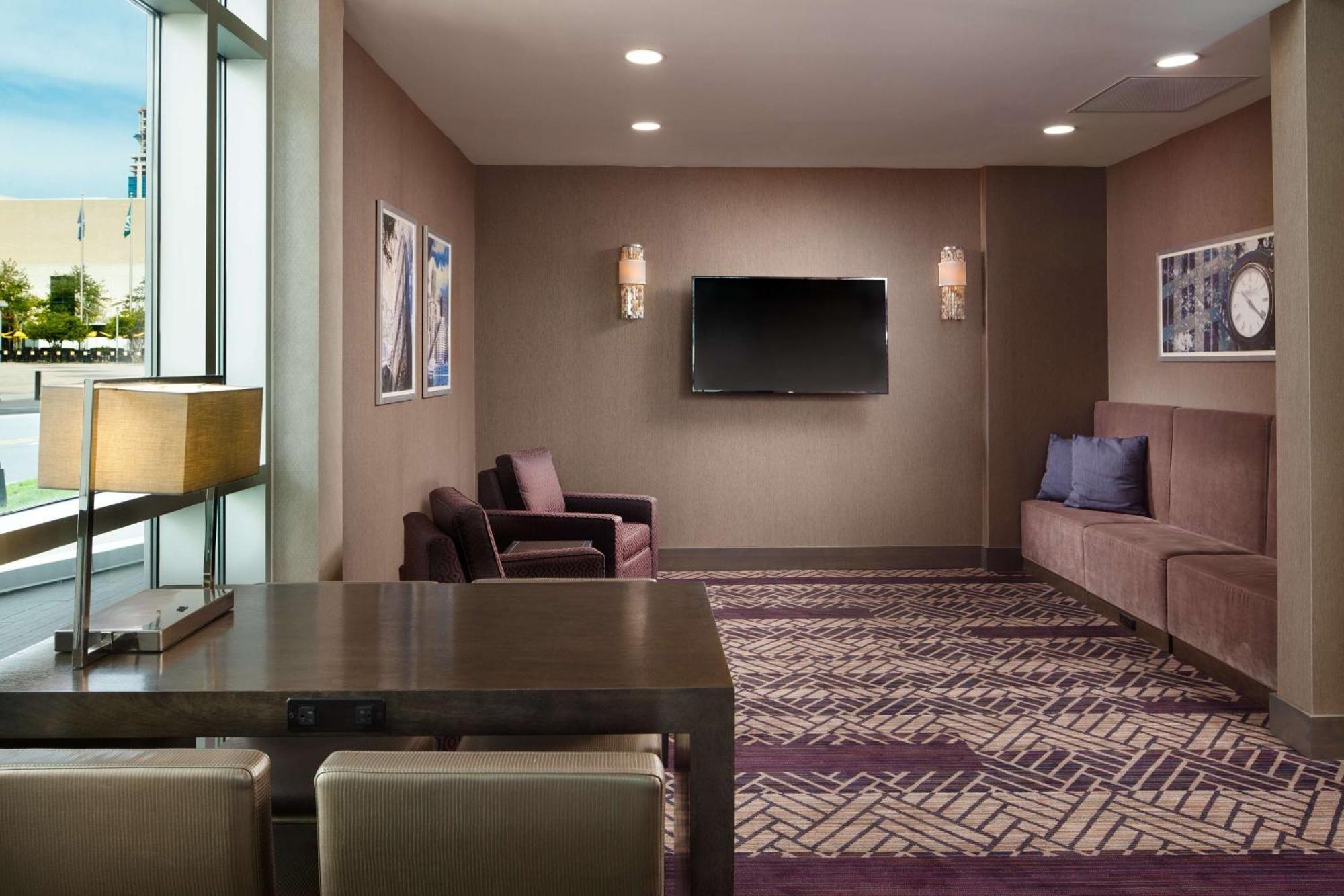 Embassy Suites By Hilton Charlotte Uptown Exterior foto