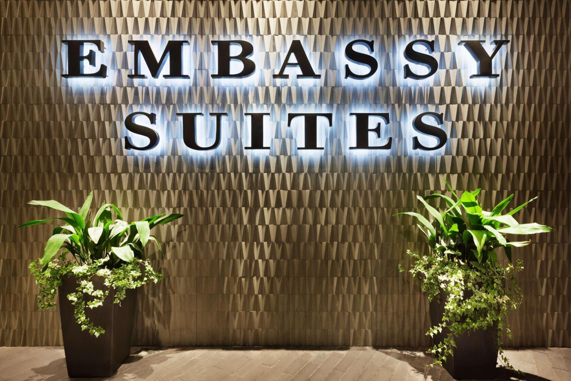 Embassy Suites By Hilton Charlotte Uptown Exterior foto