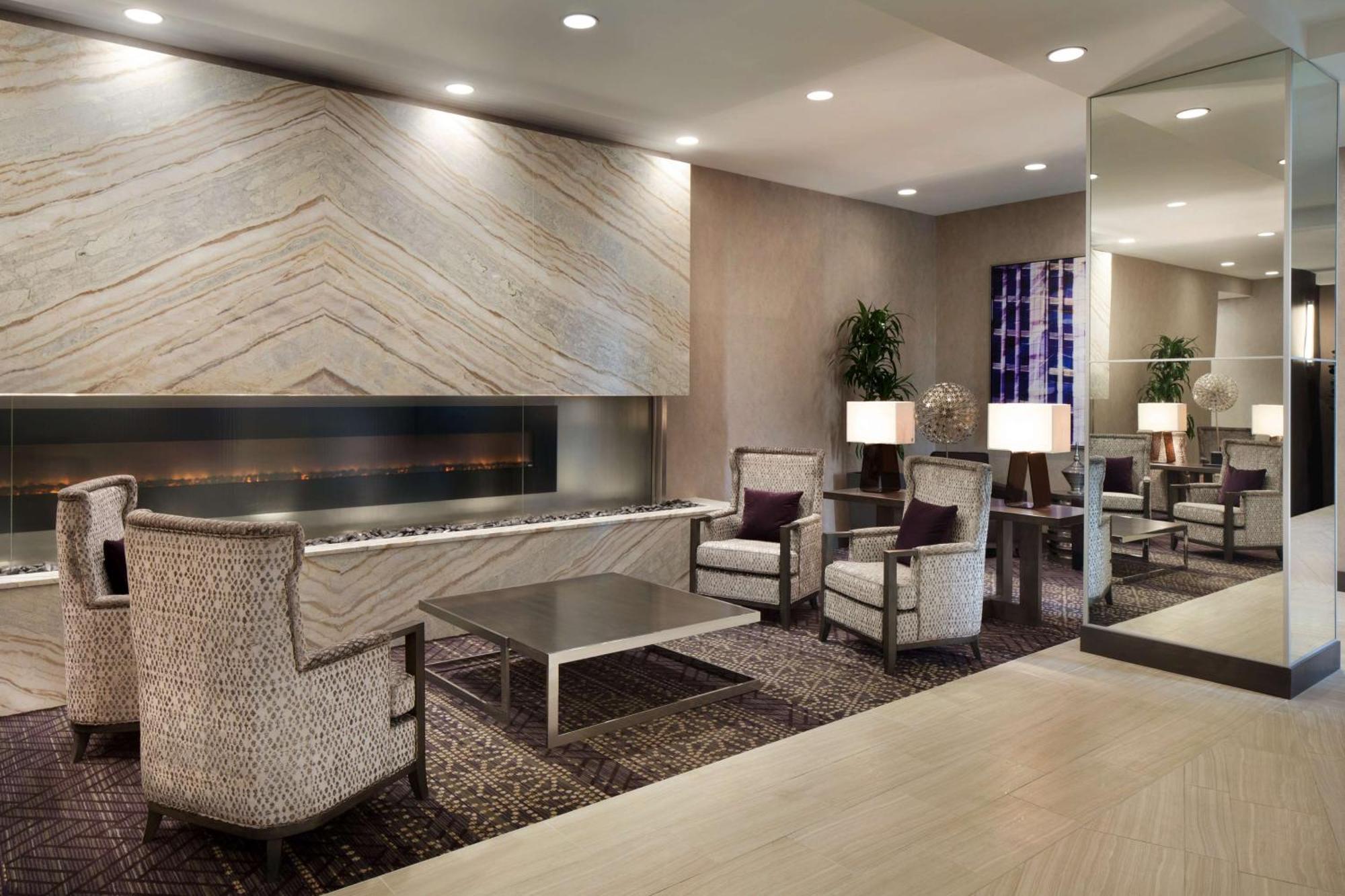 Embassy Suites By Hilton Charlotte Uptown Exterior foto