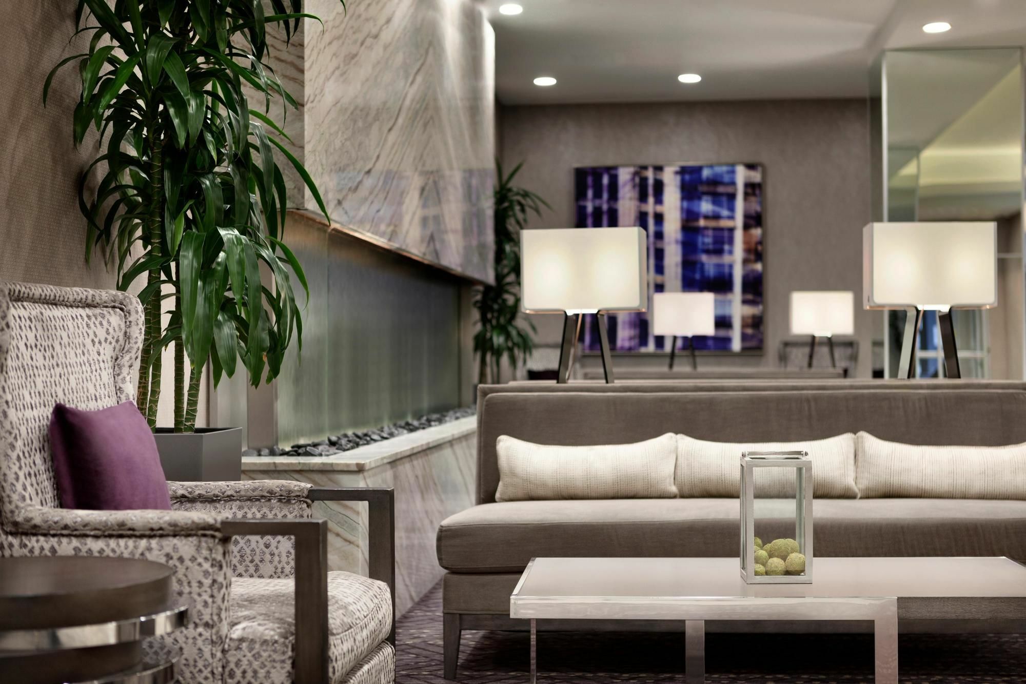 Embassy Suites By Hilton Charlotte Uptown Exterior foto